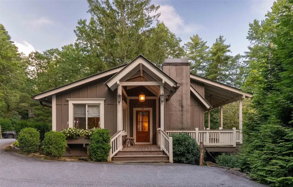 35 Bustle Lane Cashiers NC 28717