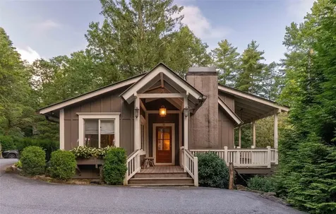 35 Bustle Lane Cashiers NC 28717