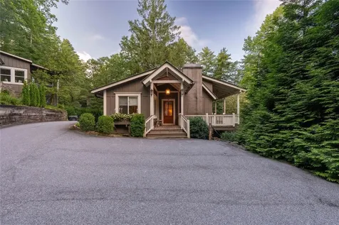 35 Bustle Lane Cashiers NC 28717