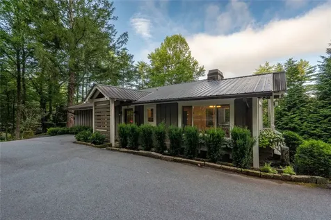 35 Bustle Lane Cashiers NC 28717