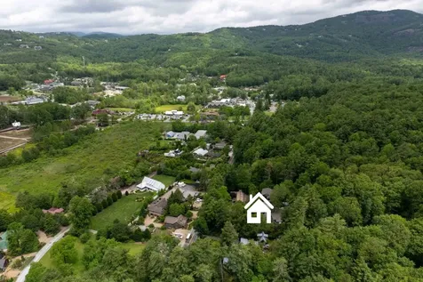 35 Bustle Lane Cashiers NC 28717