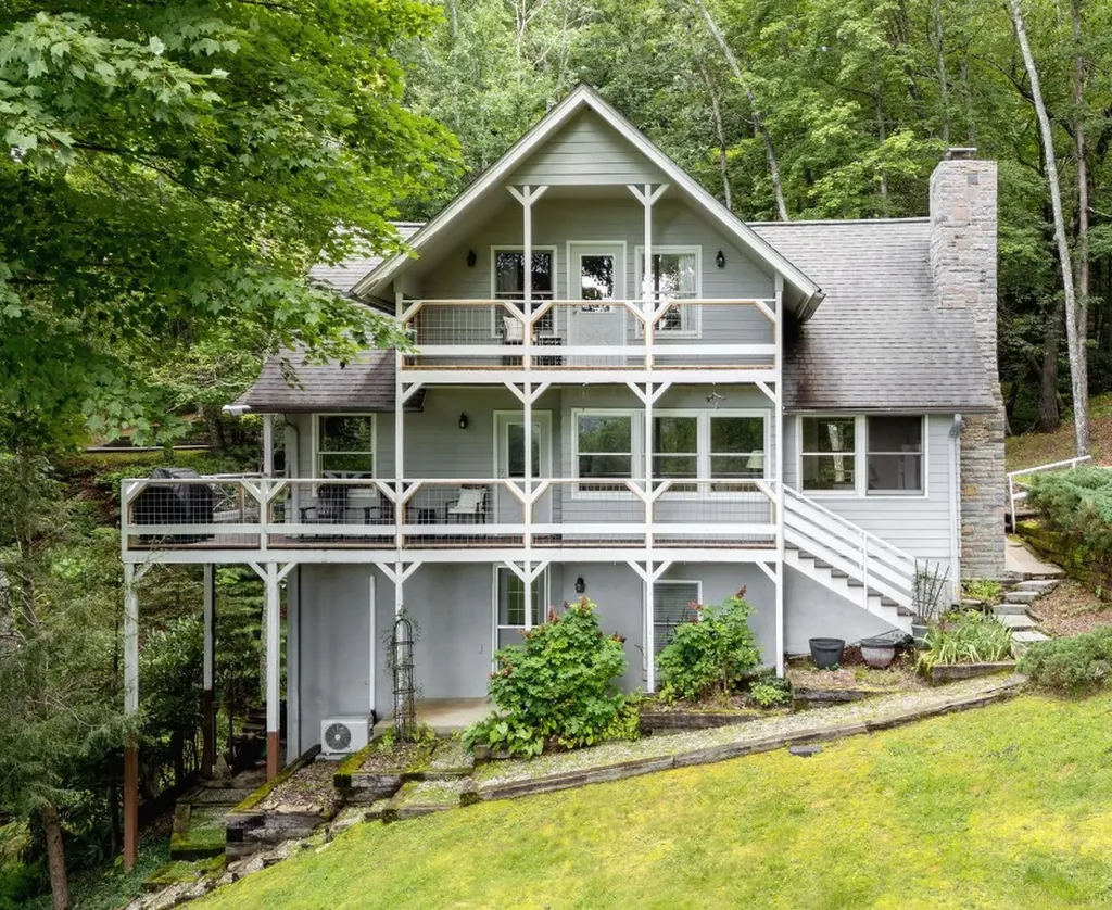 40 Blackberry Trail Sapphire NC 28774