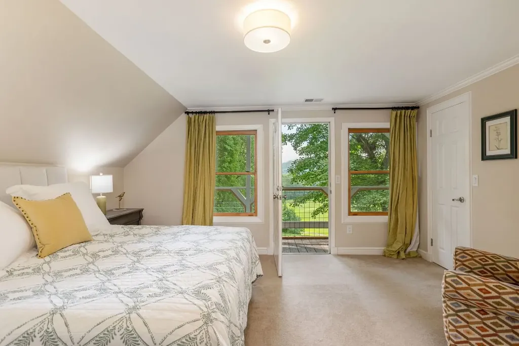 40 Blackberry Trail Sapphire NC 28774