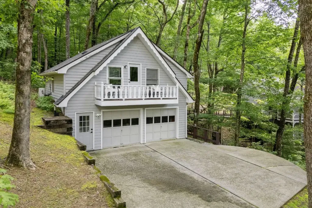 40 Blackberry Trail Sapphire NC 28774