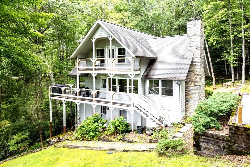 40 Blackberry Trail Sapphire NC 28774