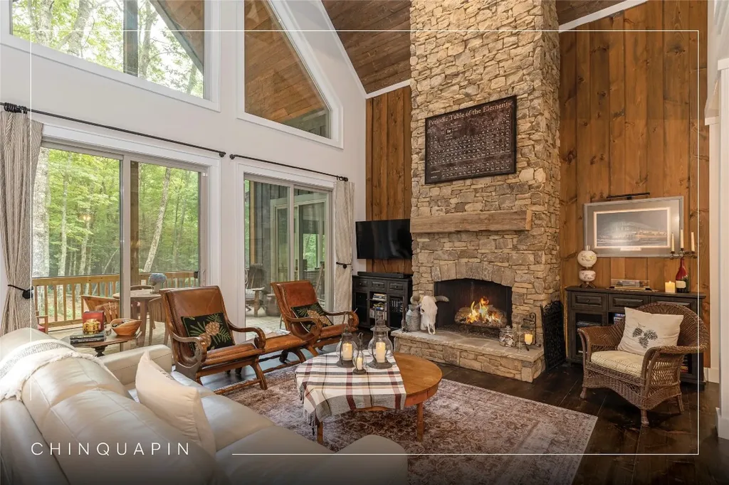 1582 New Settler's Way Glenville NC 28736