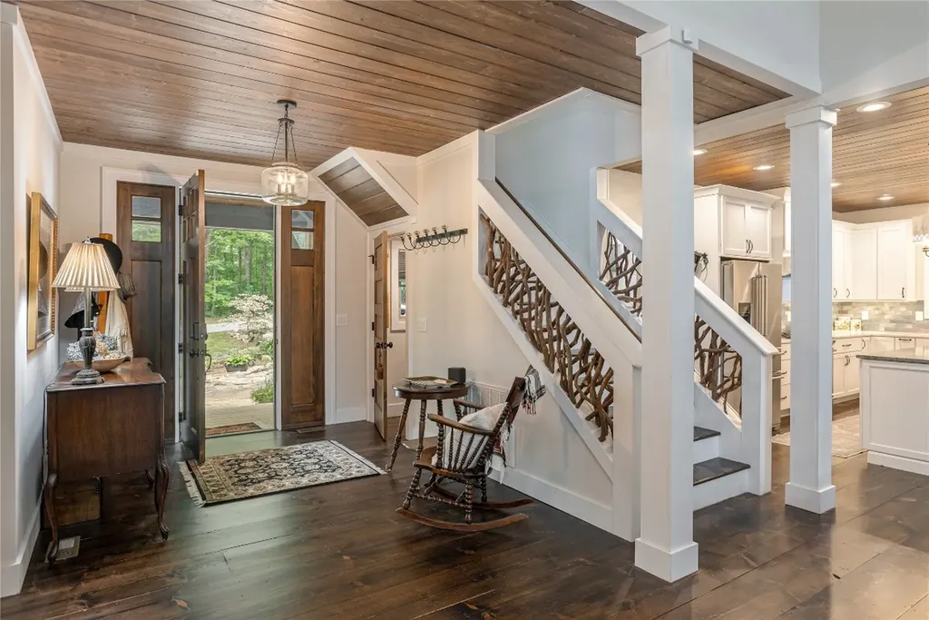 1582 New Settler's Way Glenville NC 28736