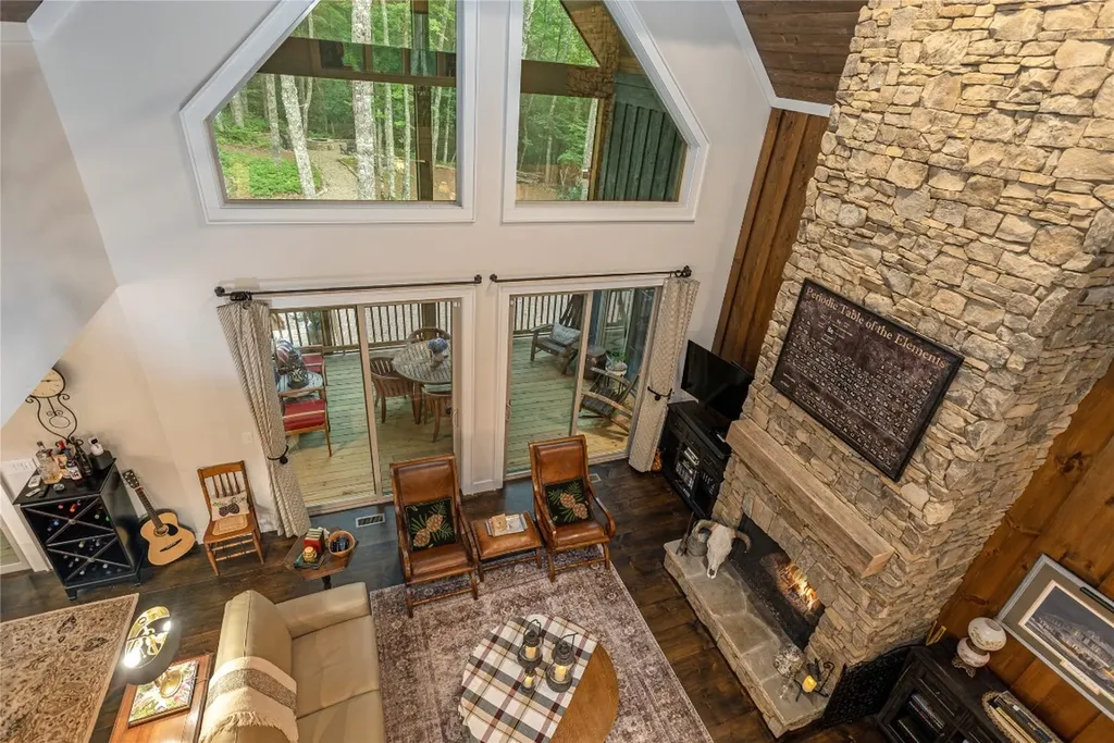 1582 New Settler's Way Glenville NC 28736