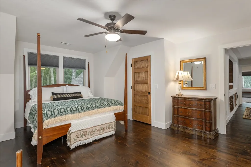 1582 New Settler's Way Glenville NC 28736