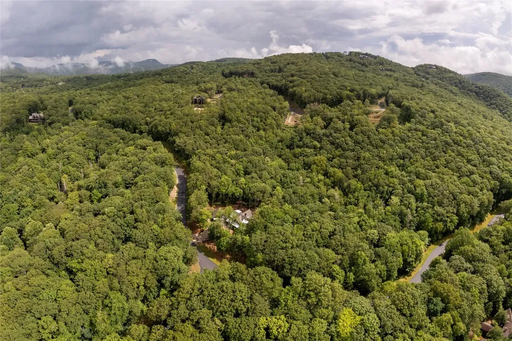 1582 New Settler's Way Glenville NC 28736