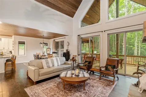 1582 New Settler's Way Glenville NC 28736