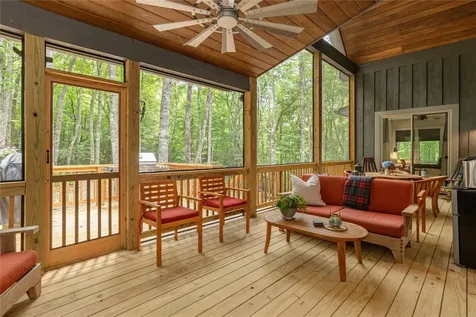 1582 New Settler's Way Glenville NC 28736