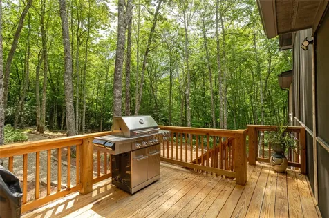 1582 New Settler's Way Glenville NC 28736