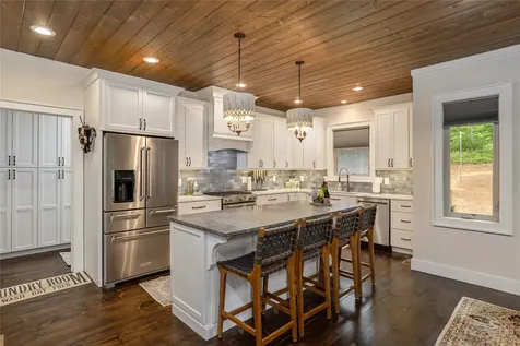 1582 New Settler's Way Glenville NC 28736
