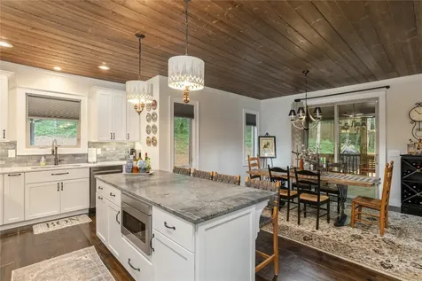 1582 New Settler's Way Glenville NC 28736