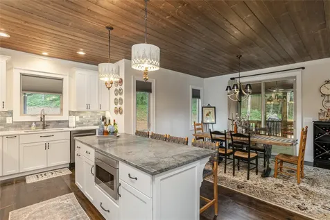 1582 New Settler's Way Glenville NC 28736