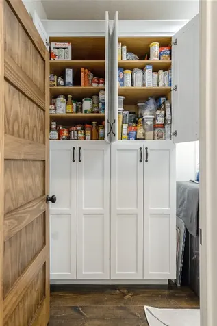 1582 New Settler's Way Glenville NC 28736