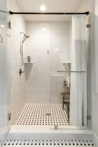 1582 New Settler's Way Glenville NC 28736