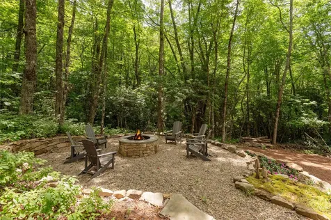 1582 New Settler's Way Glenville NC 28736