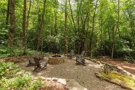 1582 New Settler's Way Glenville NC 28736