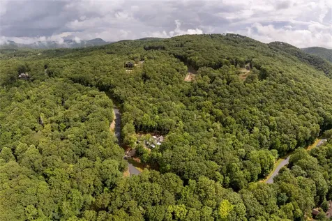 1582 New Settler's Way Glenville NC 28736