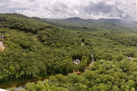 1582 New Settler's Way Glenville NC 28736