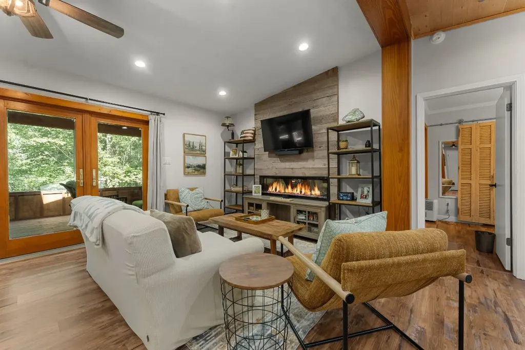 2092 W Christy Trail Sapphire NC 28774