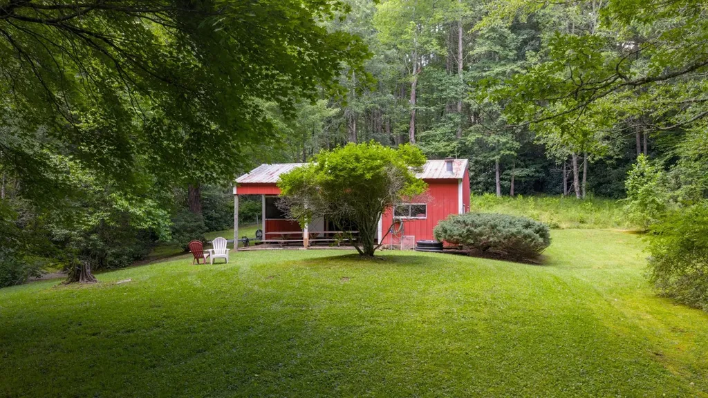 1177 Hicks Road Highlands NC 28741