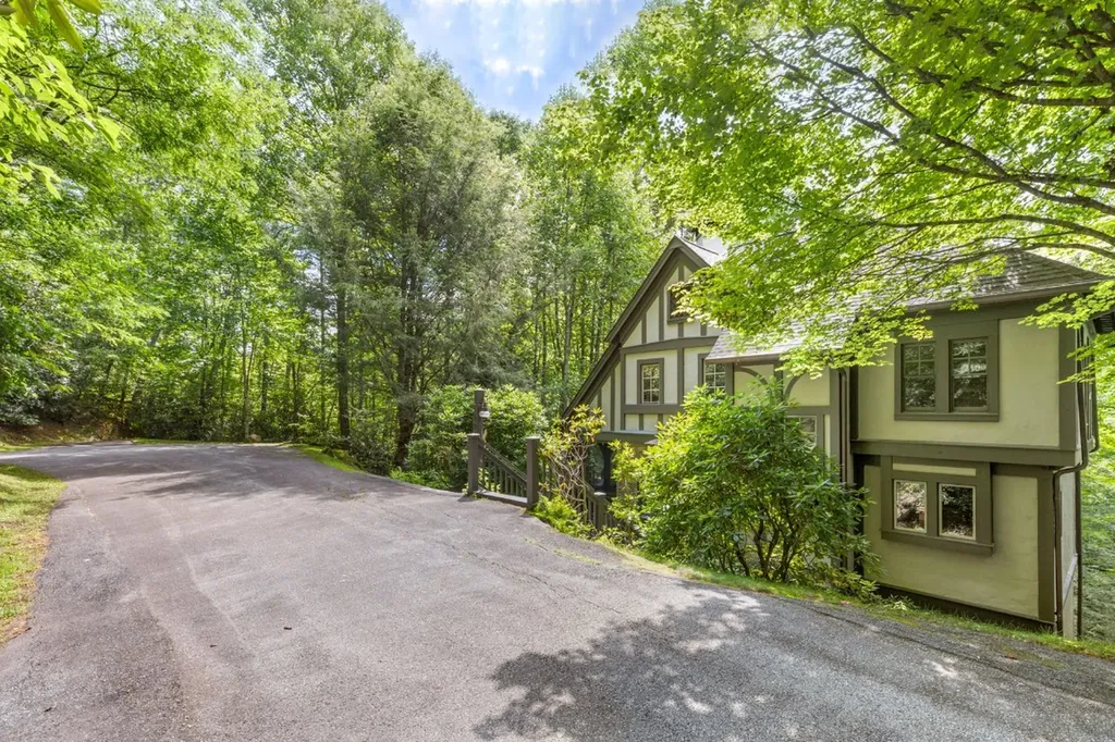 154 Green Haven Cashiers NC 28717