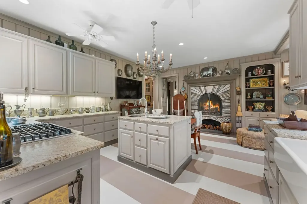 424 Big Bearpen Road Highlands NC 28741