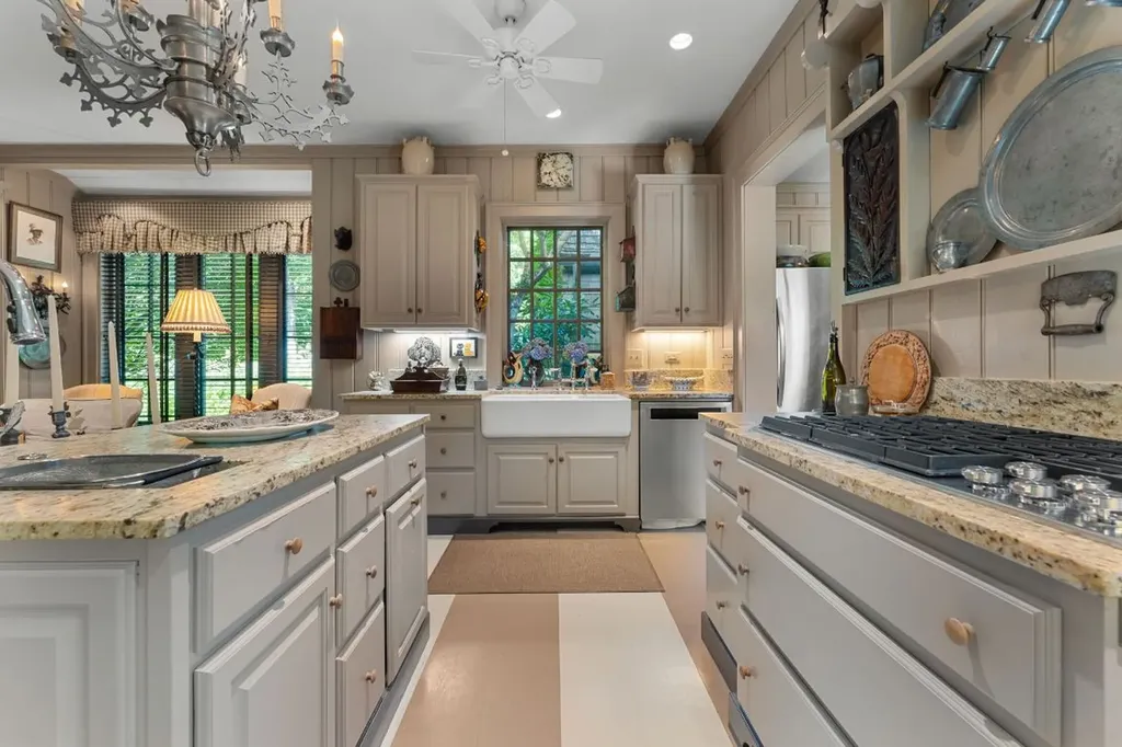 424 Big Bearpen Road Highlands NC 28741