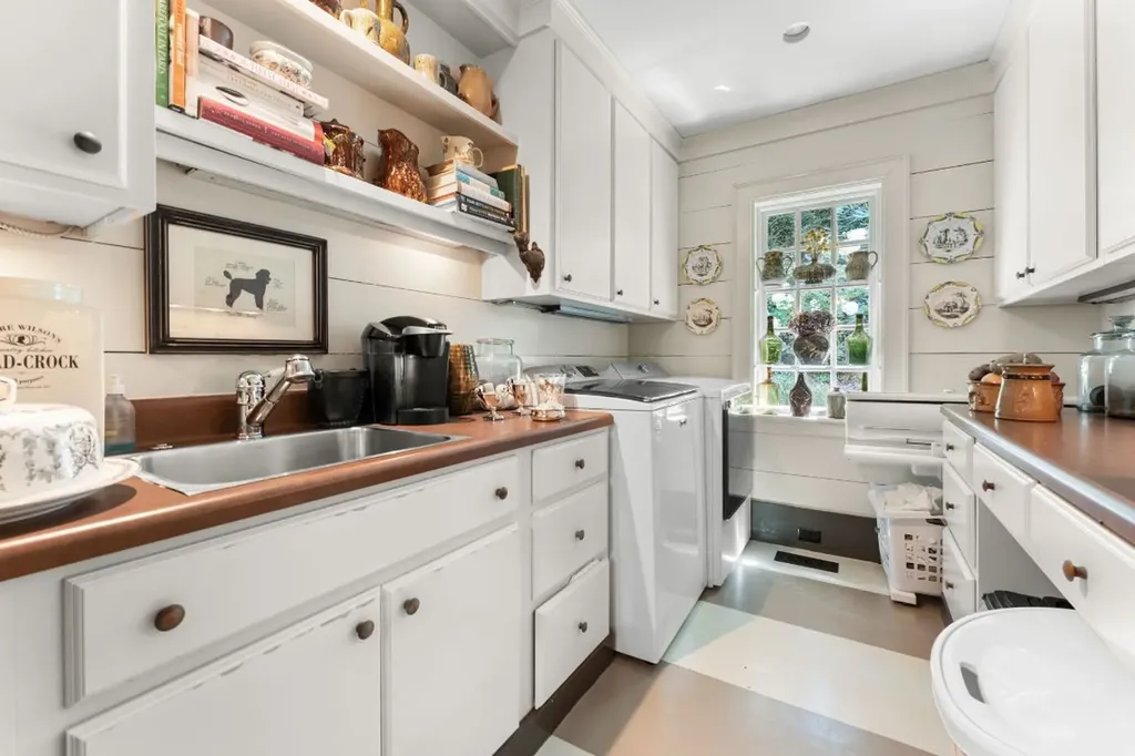 424 Big Bearpen Road Highlands NC 28741