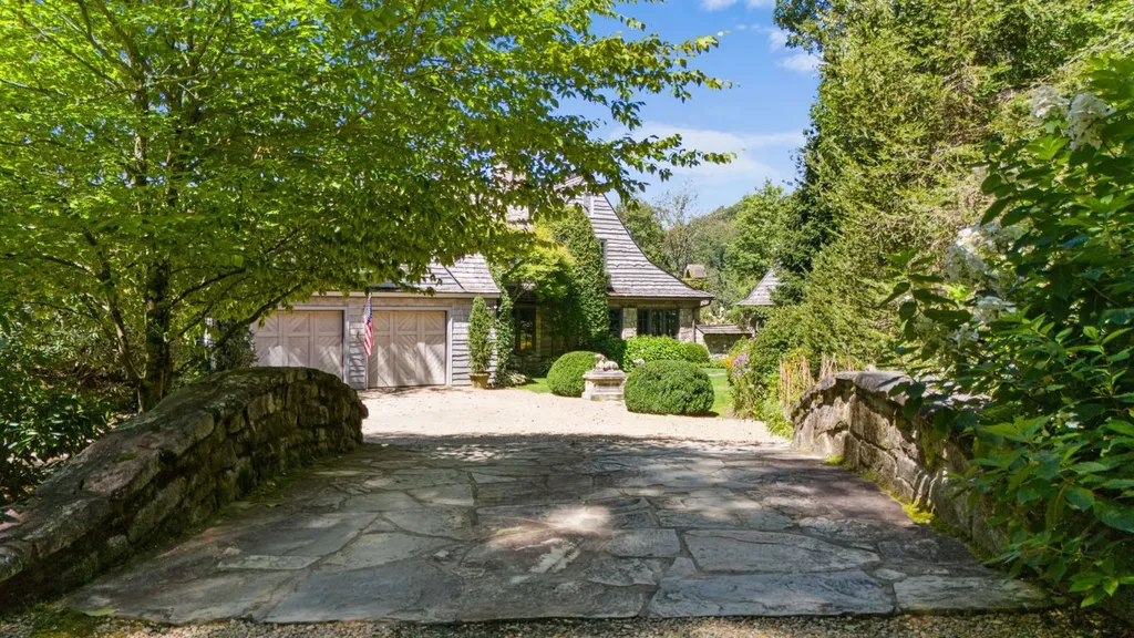 424 Big Bearpen Road Highlands NC 28741