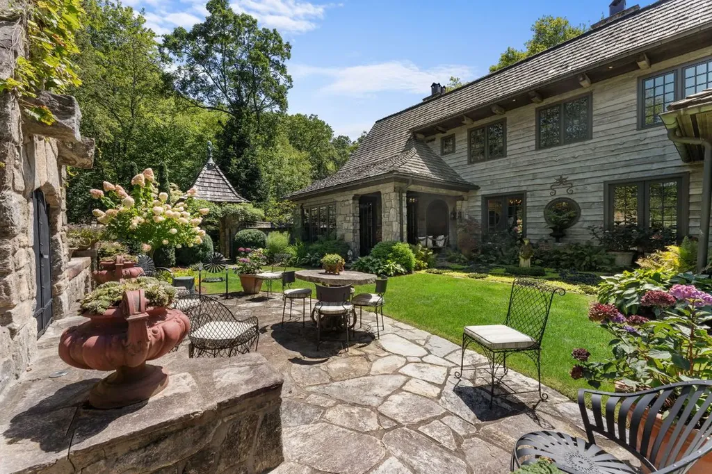 424 Big Bearpen Road Highlands NC 28741