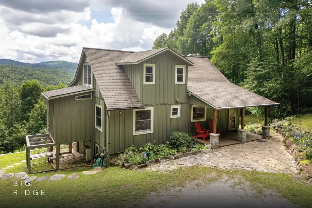 132 N Robinson Creek Road Glenville NC 28736