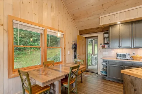 132 N Robinson Creek Road Glenville NC 28736