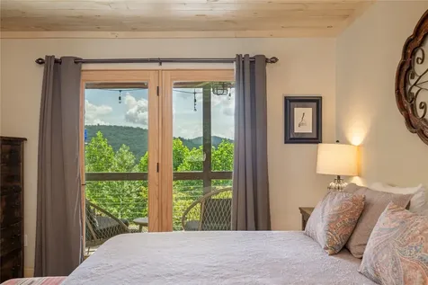 132 N Robinson Creek Road Glenville NC 28736