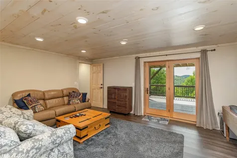 132 N Robinson Creek Road Glenville NC 28736