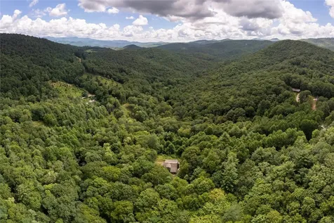 132 N Robinson Creek Road Glenville NC 28736