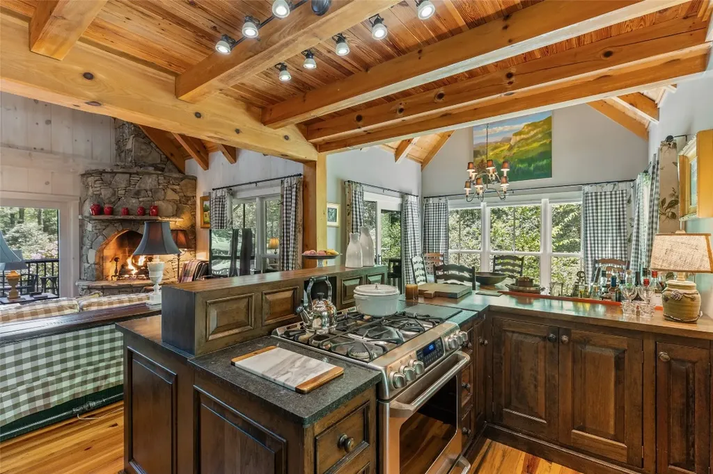 58 Little Pond Lane Cashiers NC 28717