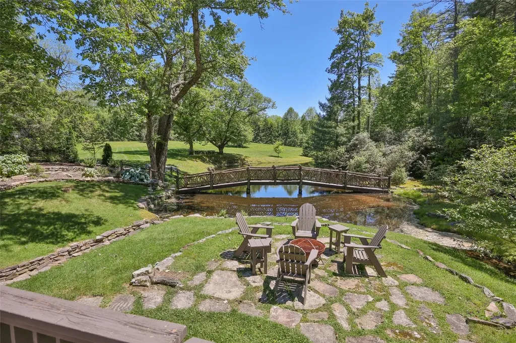 58 Little Pond Lane Cashiers NC 28717