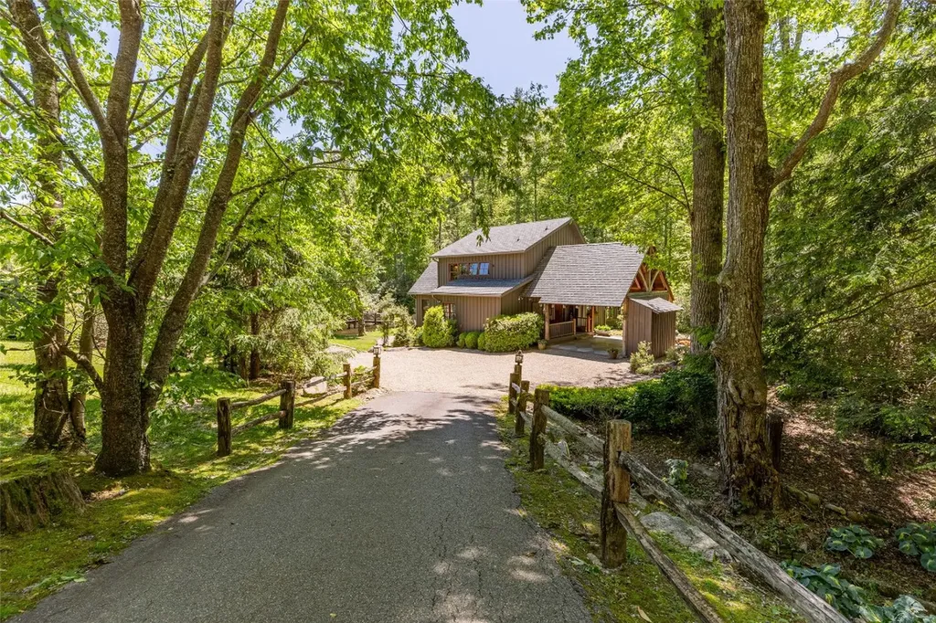 58 Little Pond Lane Cashiers NC 28717