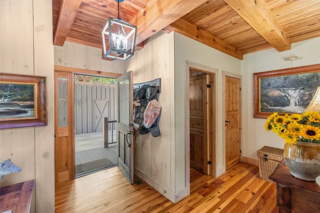 58 Little Pond Lane Cashiers NC 28717