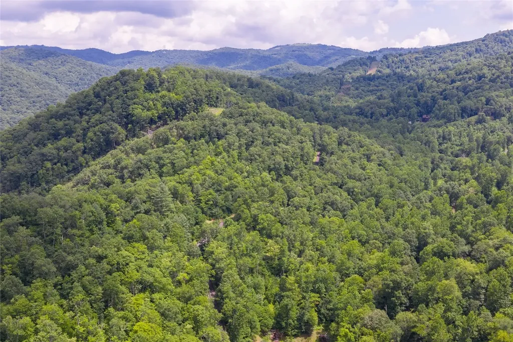 21r Pilot Knob Road Glenville NC 28736