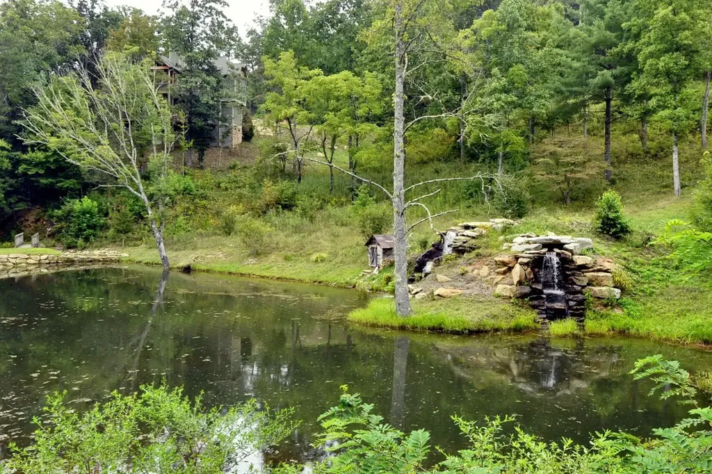 21r Pilot Knob Road Glenville NC 28736