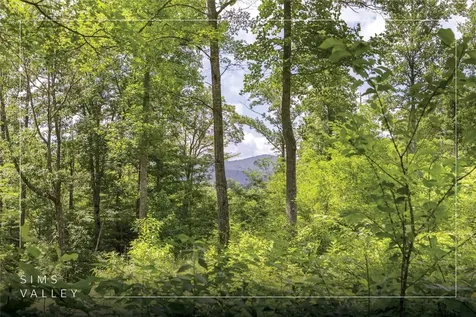 21r Pilot Knob Road Glenville NC 28736