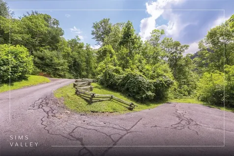 21r Pilot Knob Road Glenville NC 28736