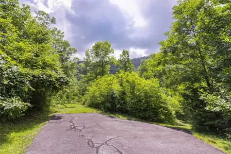 21r Pilot Knob Road Glenville NC 28736