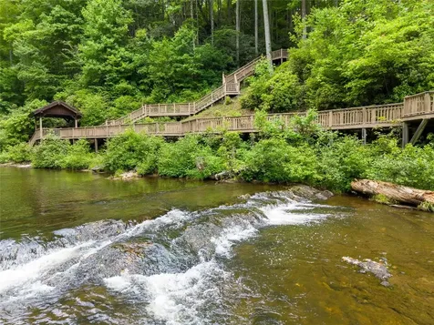 56 The Rapids Sapphire NC 28774