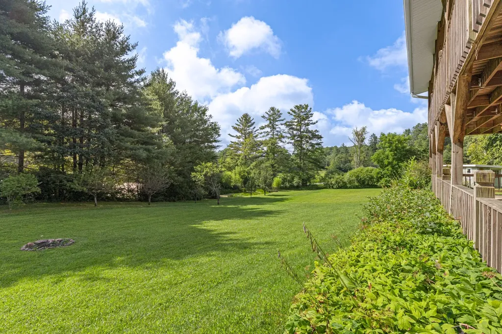 50 Pearl Drive Highlands NC 28741